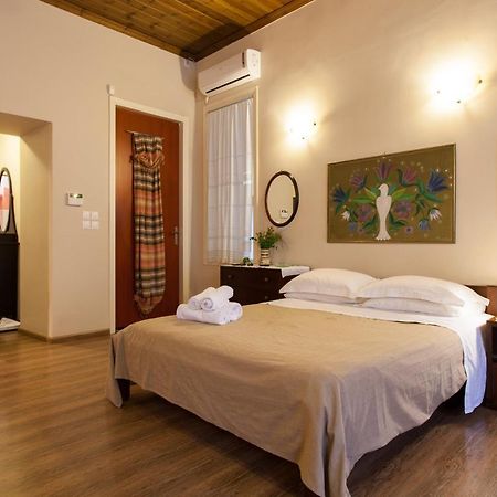 Psyri Neoclassical House With Yard Atenas Exterior foto